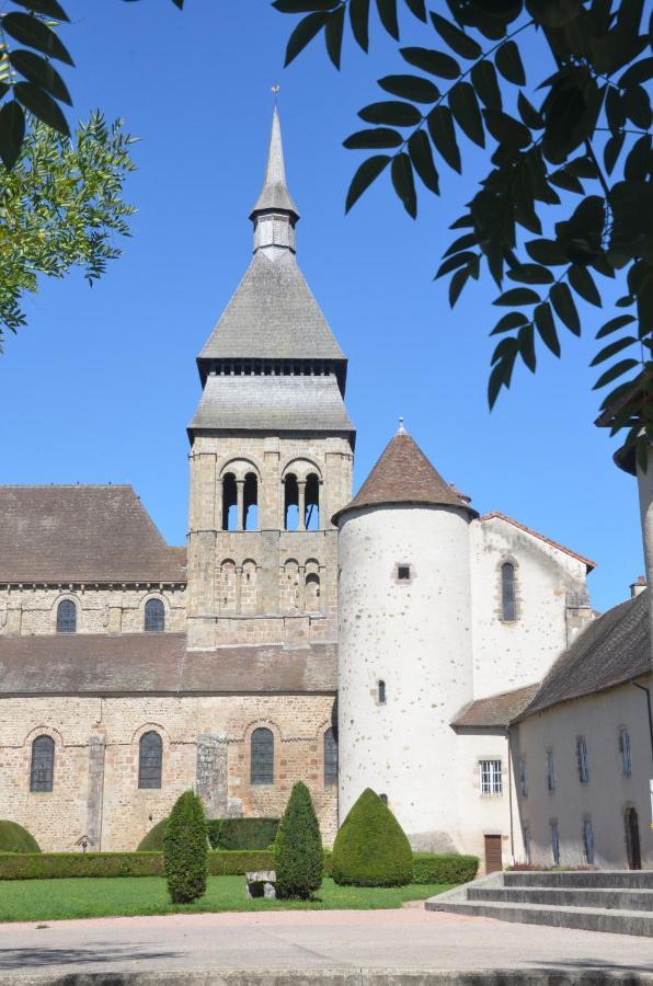 Au Bord De L'Eau Appartement 50 M2 Chambon-sur-Voueize Kültér fotó