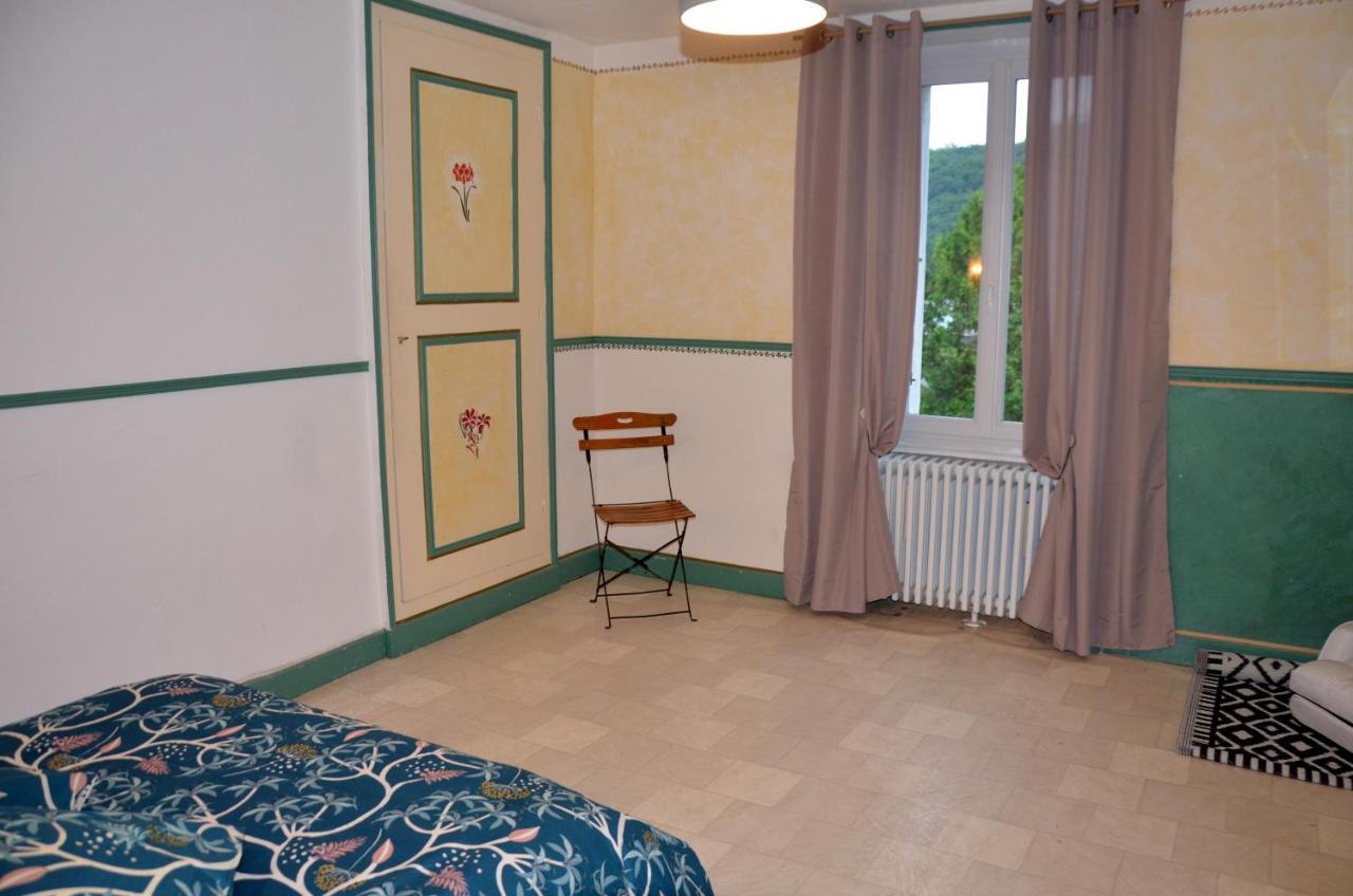 Au Bord De L'Eau Appartement 50 M2 Chambon-sur-Voueize Kültér fotó