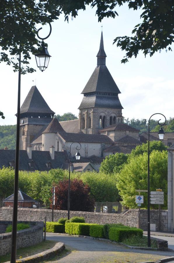 Au Bord De L'Eau Appartement 50 M2 Chambon-sur-Voueize Kültér fotó